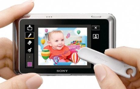Sony T99 позволяет рисовать на фотографиях стилусом